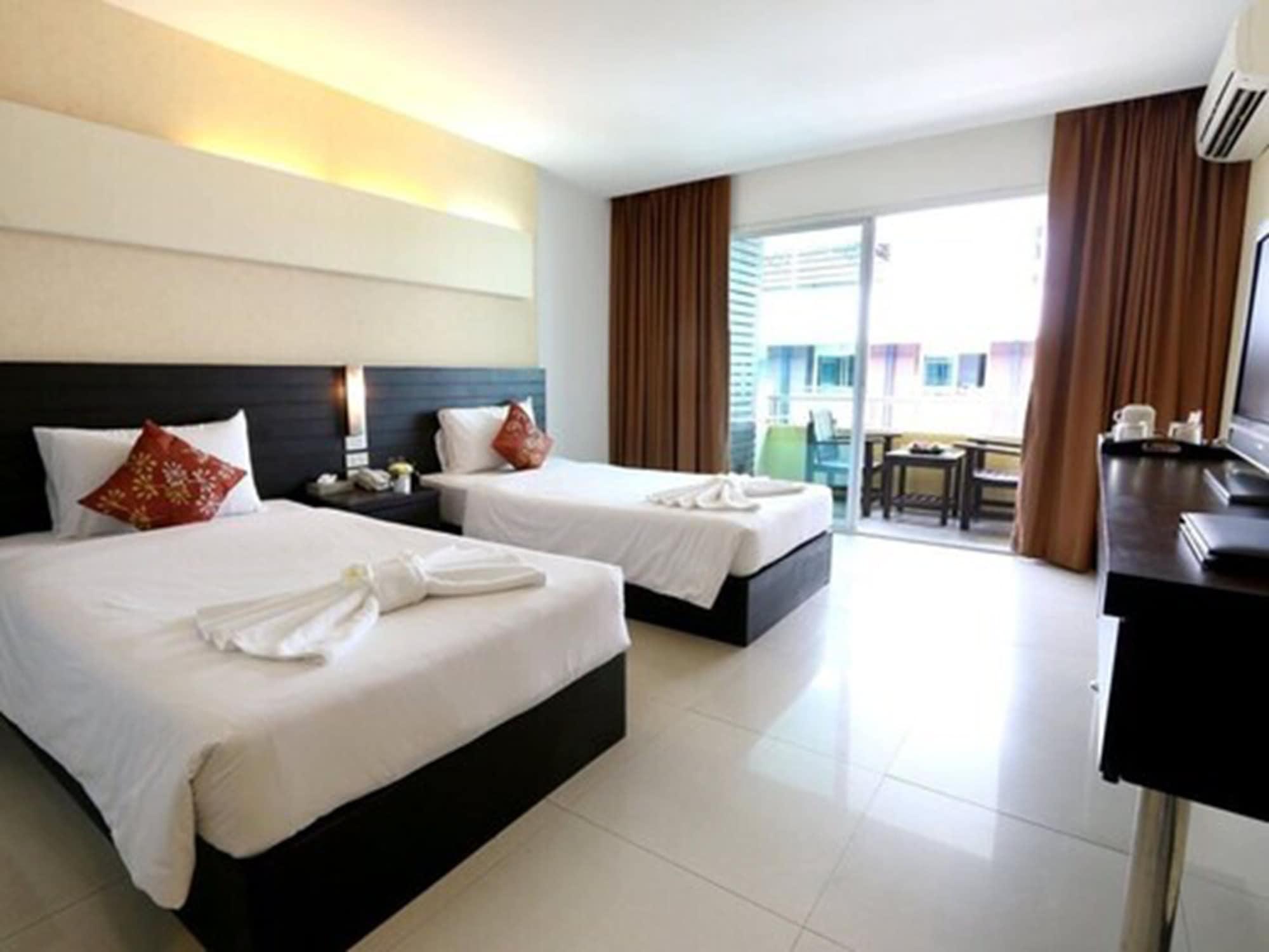 Baron Beach Hotel Pattaja Kültér fotó