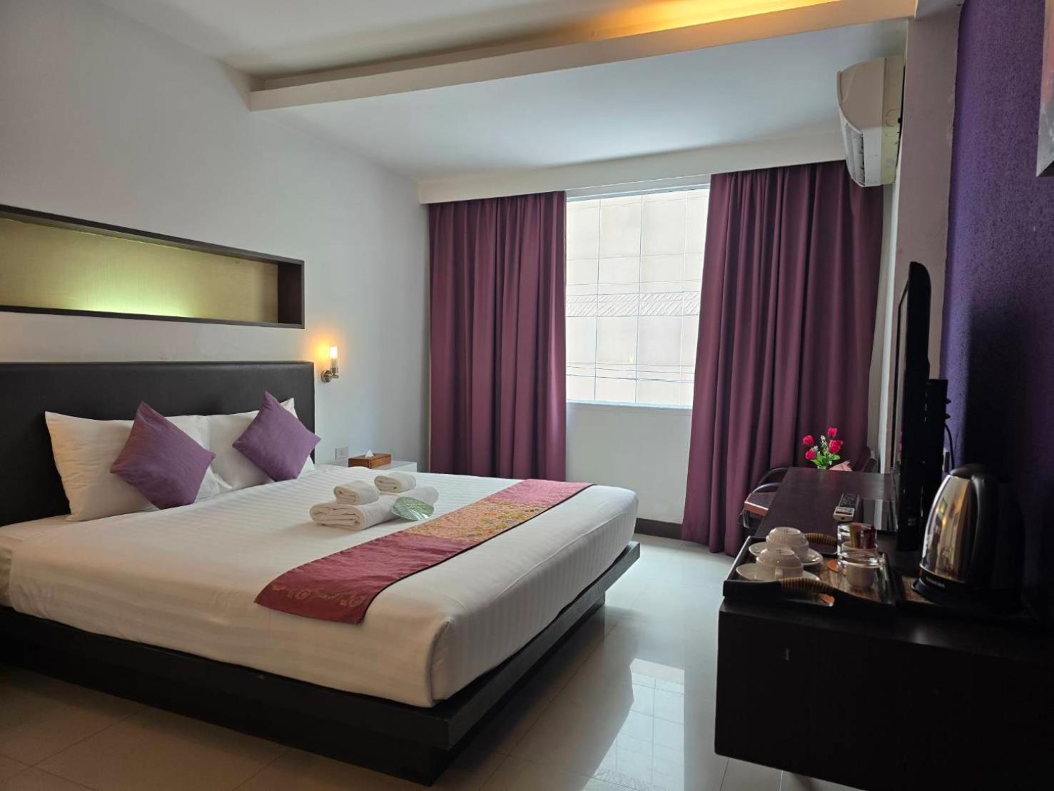 Baron Beach Hotel Pattaja Kültér fotó